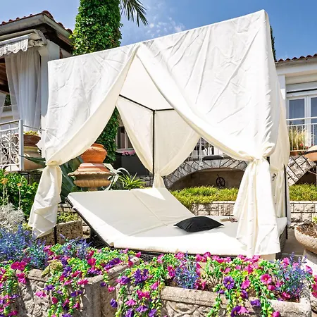 Apartament Nika By Interhome