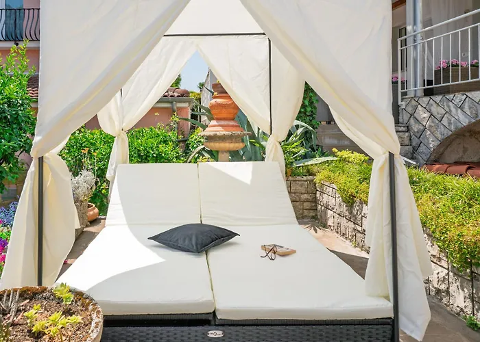 Nika By Interhome