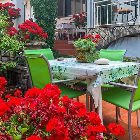 Nika By Interhome