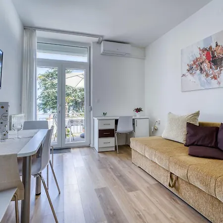 Nika By Interhome Apartman